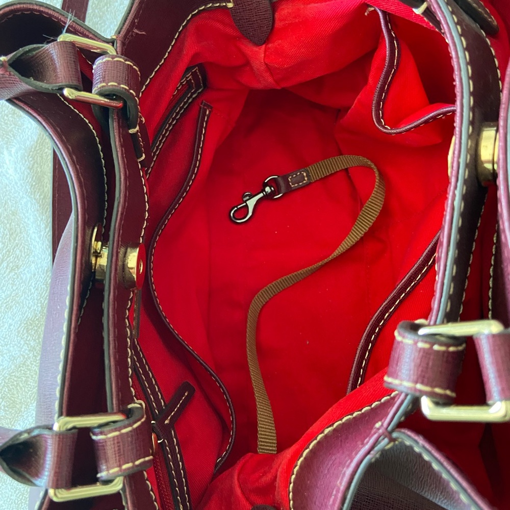 Dooney & Bourke Saffiano Burgundy Satchel Crossbody Large Barlow - Picture 9 of 10